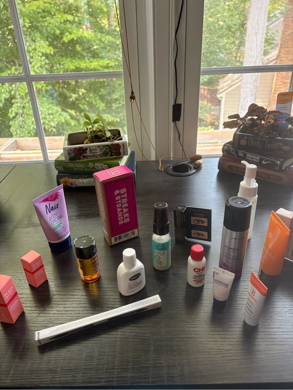 Body Cream, Moisturizer, Skin Care, and makeup for Women -